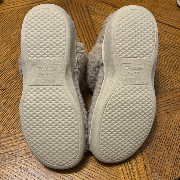 Aerosoles Sherpa Slippers, Size: Small (5-6) - Picture 7 of 7